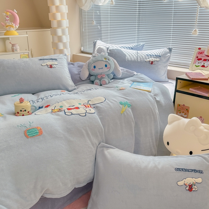 91家纺网 家纺一手货源 找家纺 （总）沐辰 2025新款A类牛奶绒三丽欧毛巾绣四件套