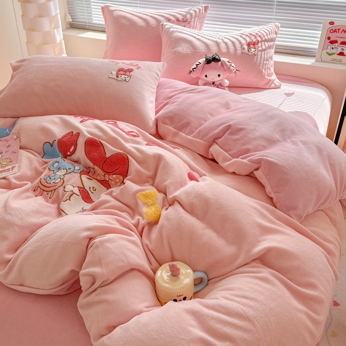 91家纺网 家纺一手货源 找家纺 （总）沐辰 2025新款A类牛奶绒三丽欧毛巾绣四件套