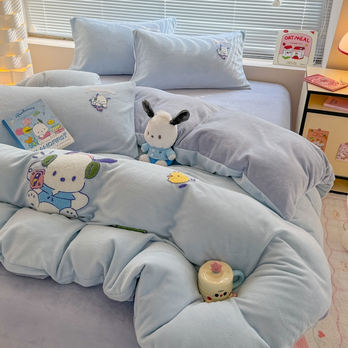 91家纺网 家纺一手货源 找家纺 （总）沐辰 2025新款A类牛奶绒三丽欧毛巾绣四件套