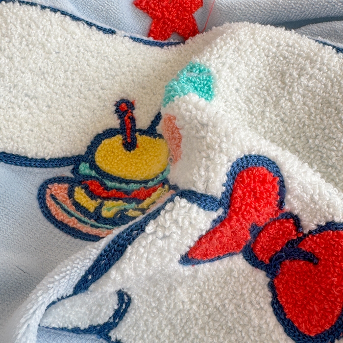 91家纺网 家纺一手货源 找家纺 沐辰 2025新款A类牛奶绒三丽欧毛巾绣四件套 假日云朵狗