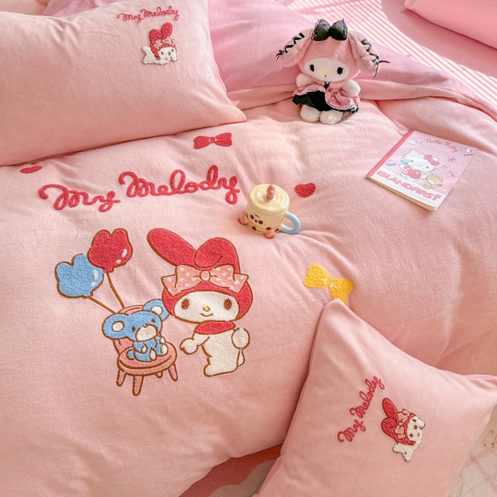 91家纺网 家纺一手货源 找家纺 沐辰 2025新款A类牛奶绒三丽欧毛巾绣四件套 气球美乐蒂