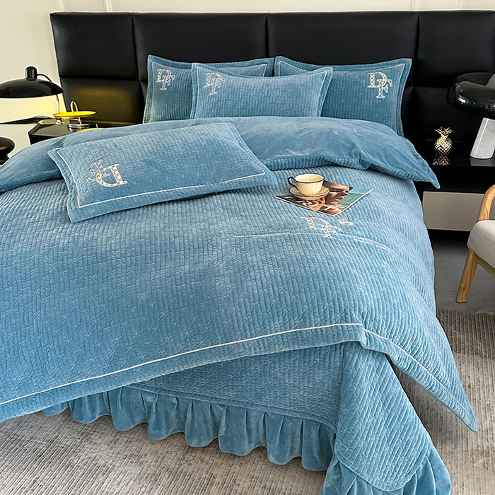 91家纺网 家纺一手货源 找家纺 代芙家纺 2025新款宝宝绒夹棉床盖款四件套 甜心-海蓝