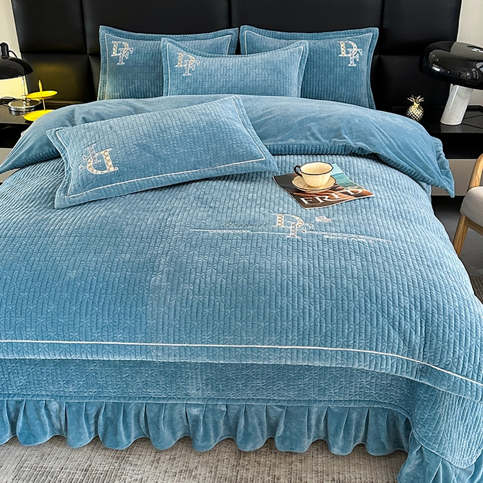 91家纺网 家纺一手货源 找家纺 代芙家纺 2025新款宝宝绒夹棉床盖款四件套 甜心-海蓝