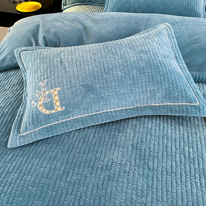 91家纺网 家纺一手货源 找家纺 代芙家纺 2025新款宝宝绒夹棉床盖款四件套 甜心-海蓝