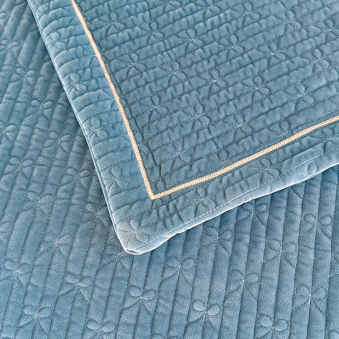 91家纺网 家纺一手货源 找家纺 代芙家纺 2025新款宝宝绒夹棉床盖款四件套 甜心-海蓝