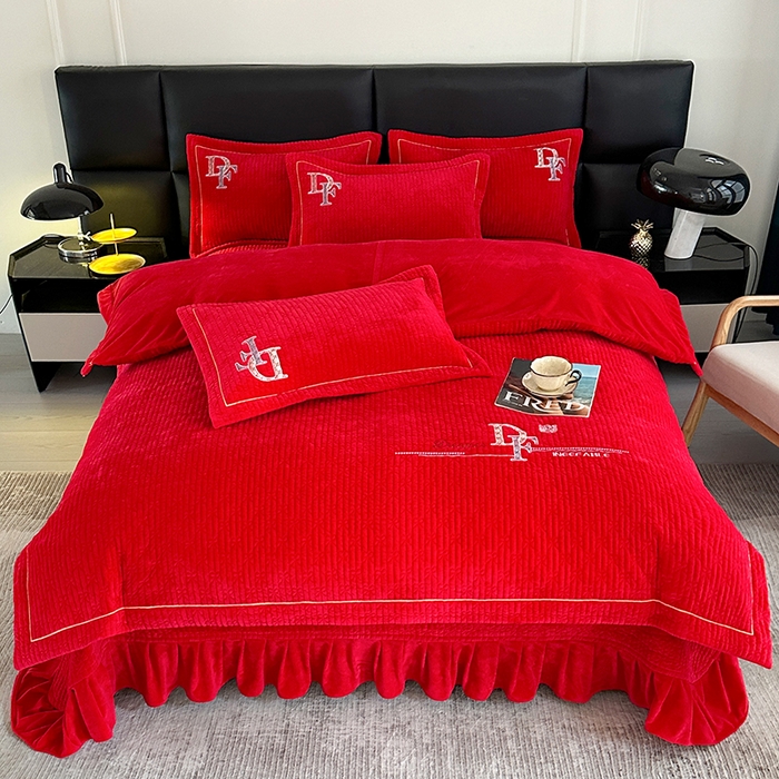 91家纺网 家纺一手货源 找家纺 代芙家纺 2025新款宝宝绒夹棉床盖款四件套 甜心-火山红