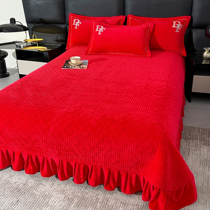 91家纺网 家纺一手货源 找家纺 代芙家纺 2025新款宝宝绒夹棉床盖款四件套 甜心-火山红