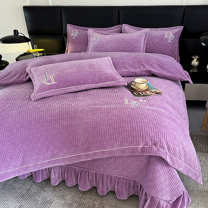 91家纺网 家纺一手货源 找家纺 代芙家纺 2025新款宝宝绒夹棉床盖款四件套 甜心-魔力紫