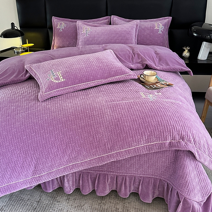 91家纺网 家纺一手货源 找家纺 代芙家纺 2025新款宝宝绒夹棉床盖款四件套 甜心-魔力紫