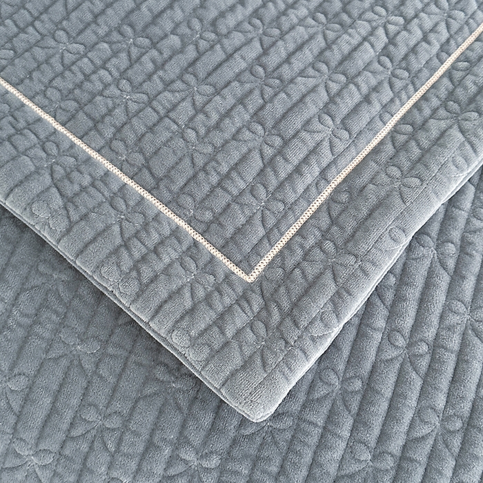 91家纺网 家纺一手货源 找家纺 代芙家纺 2025新款宝宝绒夹棉床盖款四件套 甜心-优雅灰