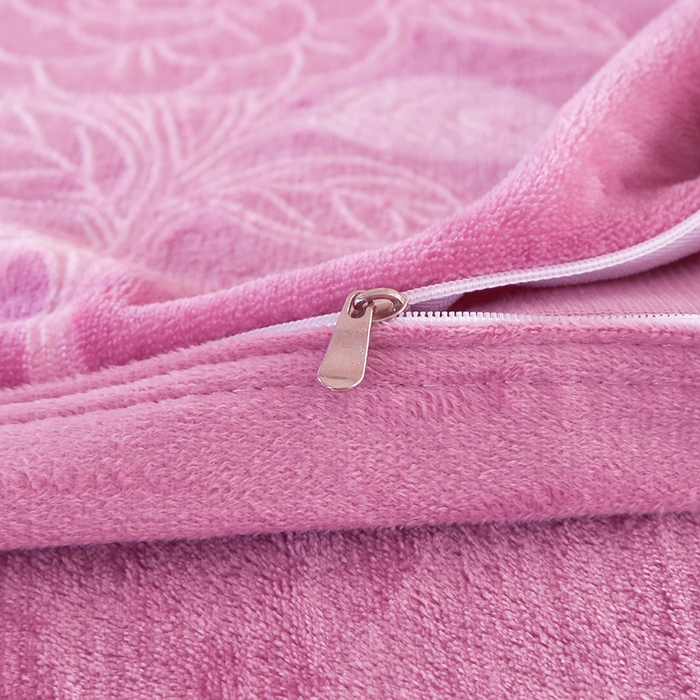 91家纺网 家纺一手货源 找家纺 居尚家纺 2025新款高克重8.5斤牛奶绒烂花绒雕花绒四件套 雕花-玫瑰-紫色