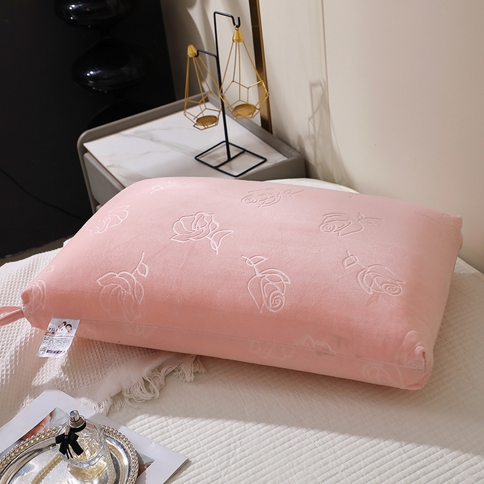 91家纺网 家纺一手货源 找家纺 万聚凯枕芯 2025新款玫瑰绒热熔枕头枕芯 粉色