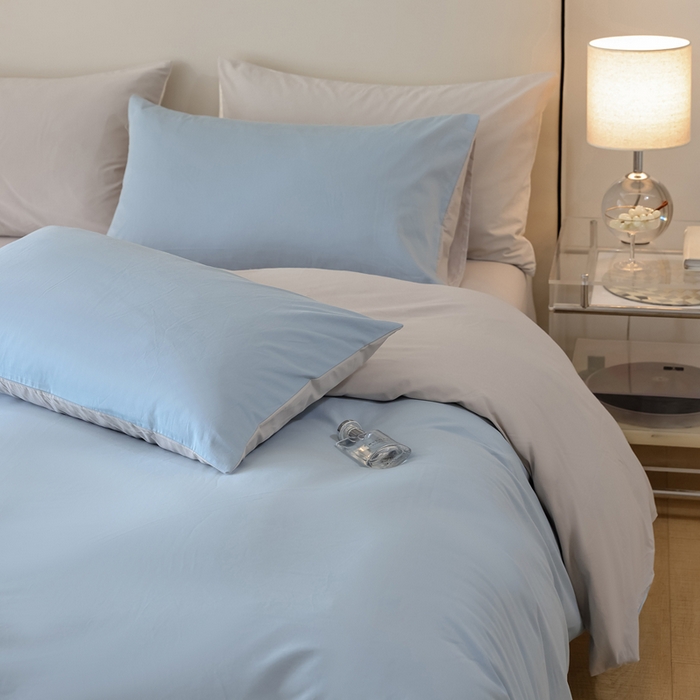 91家纺网 家纺一手货源 找家纺 ONE TWO ONE 121 2025新款A类高支高密全棉陶瓷磨毛（小cr ）纯色四件套 水蓝白灰