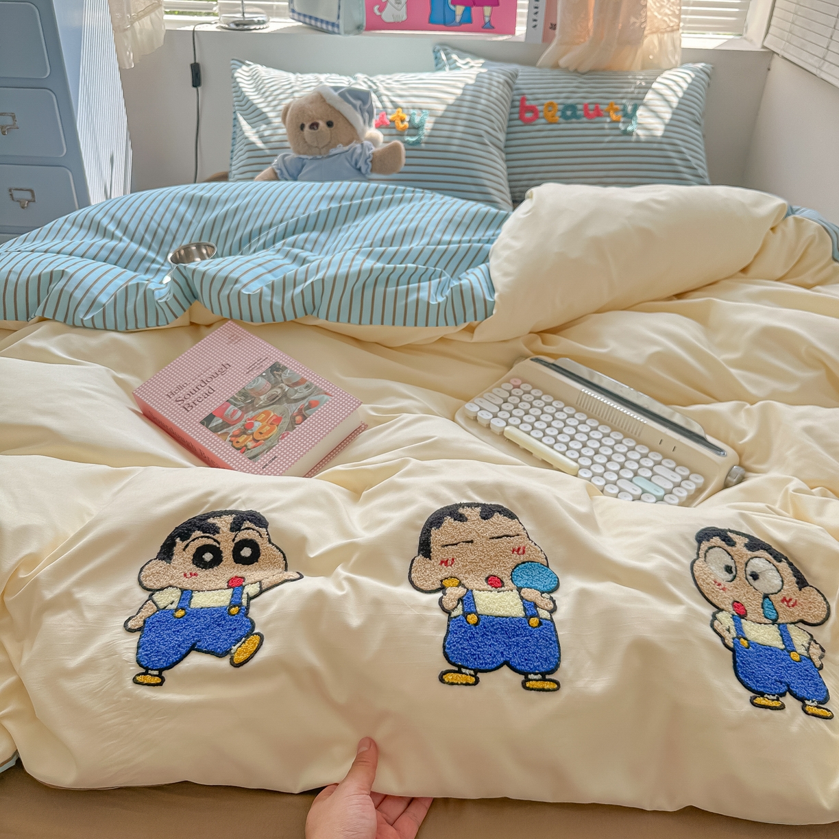 91家纺网 家纺一手货源 找家纺 （总）子钦家纺 2025新款云朵棉水洗棉毛巾绣拼接拼角床单床笠四件套-调皮大王