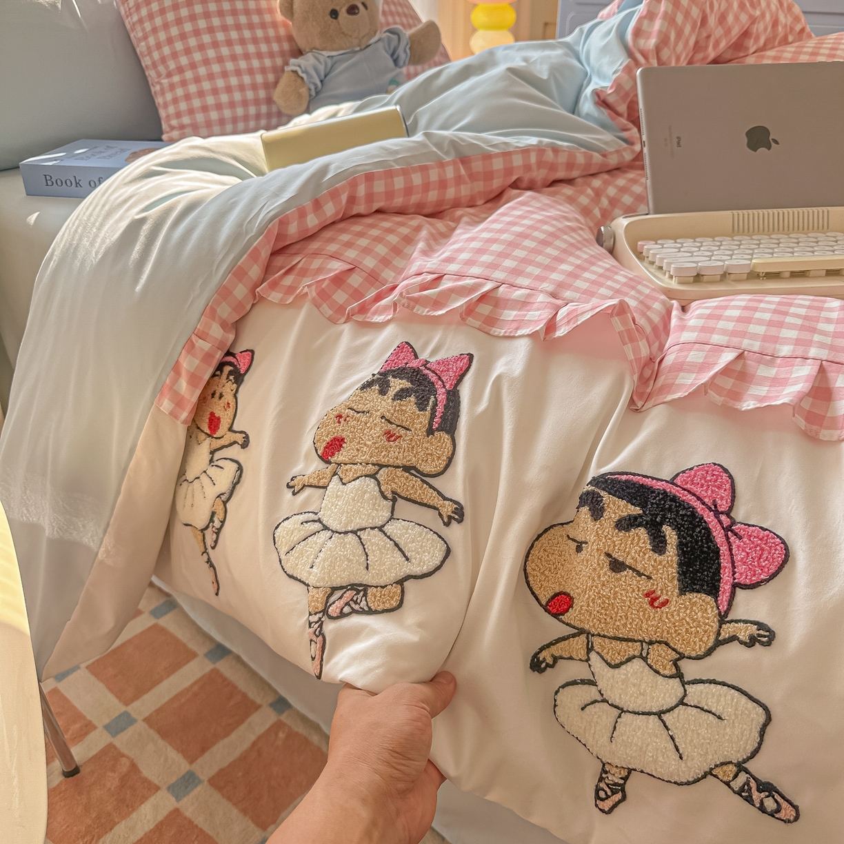 （总）子钦家纺 2025云朵棉水洗棉新款花边拼接毛巾绣床单床笠床裙四件套-跳舞的小新