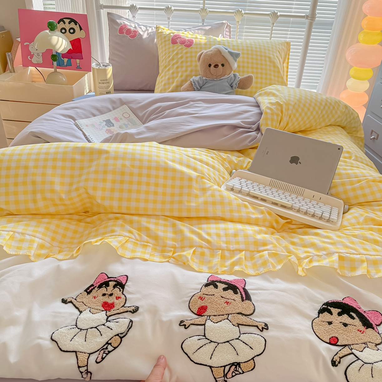 91家纺网 家纺一手货源 找家纺 子钦家纺 2025云朵棉水洗棉新款花边拼接毛巾绣床单床笠床裙四件套-跳舞的小新 跳舞的小新-黄格