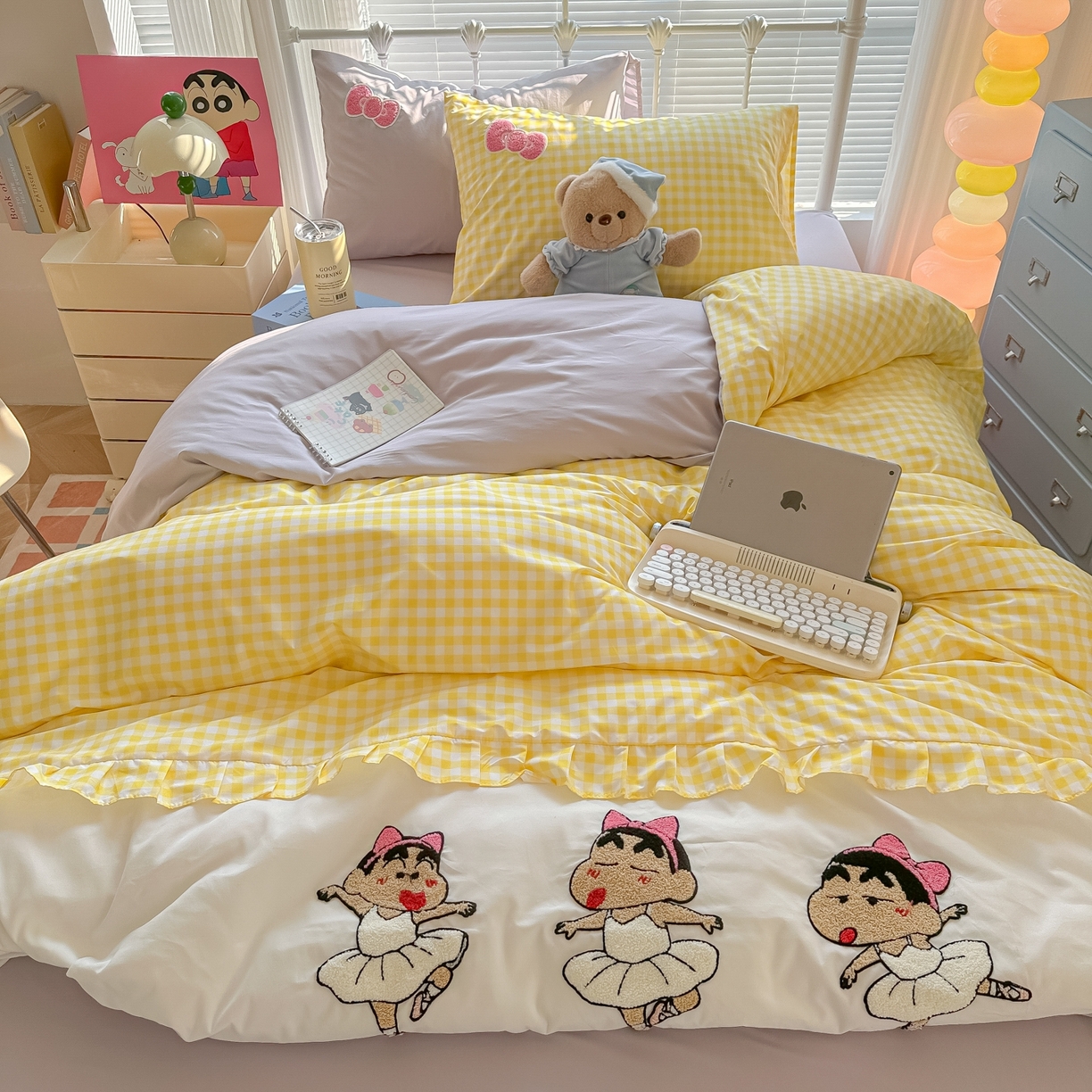 91家纺网 家纺一手货源 找家纺 子钦家纺 2025云朵棉水洗棉新款花边拼接毛巾绣床单床笠床裙四件套-跳舞的小新 跳舞的小新-黄格