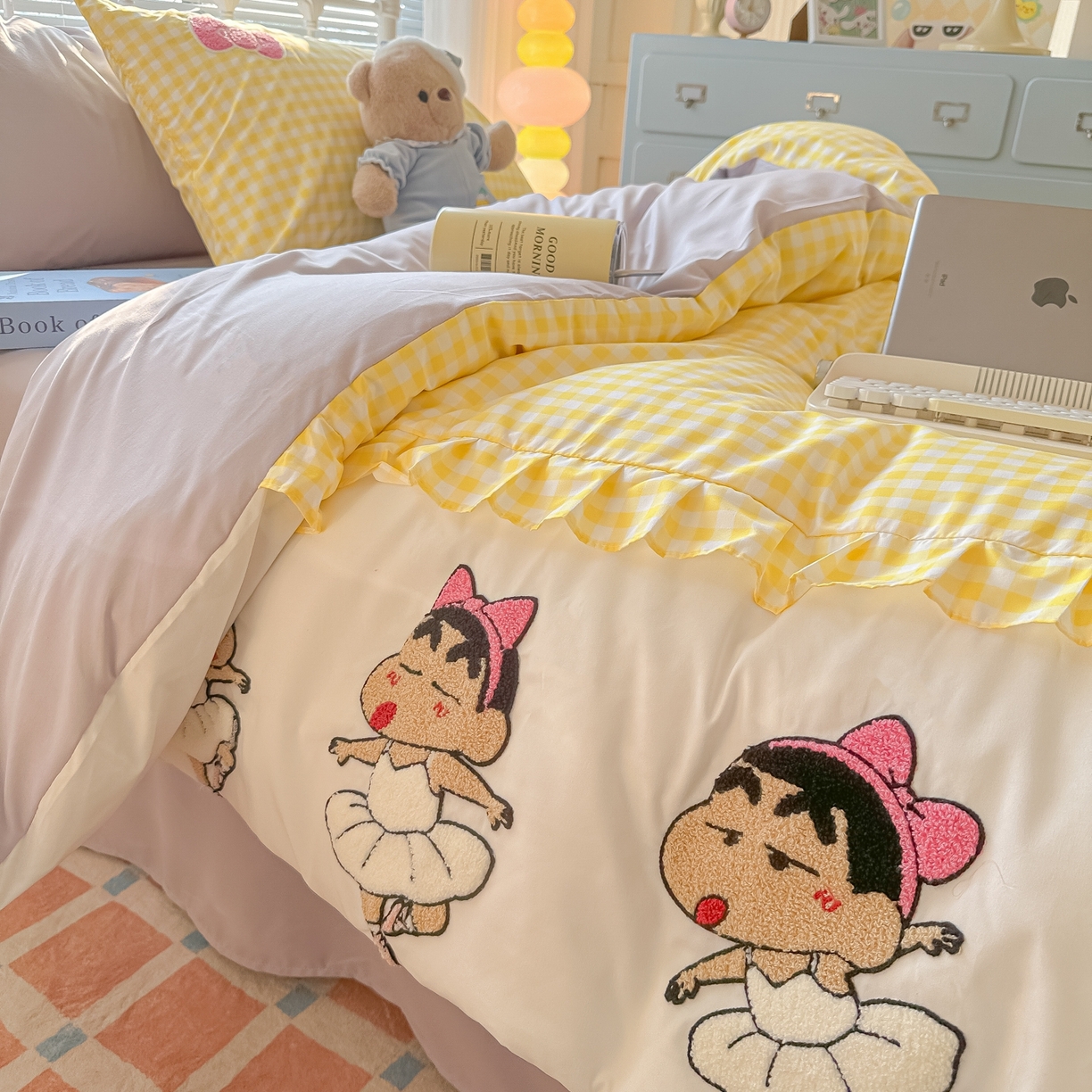 91家纺网 家纺一手货源 找家纺 子钦家纺 2025云朵棉水洗棉新款花边拼接毛巾绣床单床笠床裙四件套-跳舞的小新 跳舞的小新-黄格