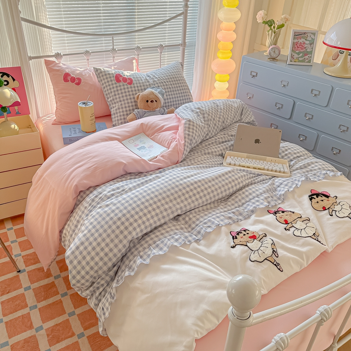 91家纺网 家纺一手货源 找家纺 子钦家纺 2025云朵棉水洗棉新款花边拼接毛巾绣床单床笠床裙四件套-跳舞的小新 跳舞的小新-蓝格