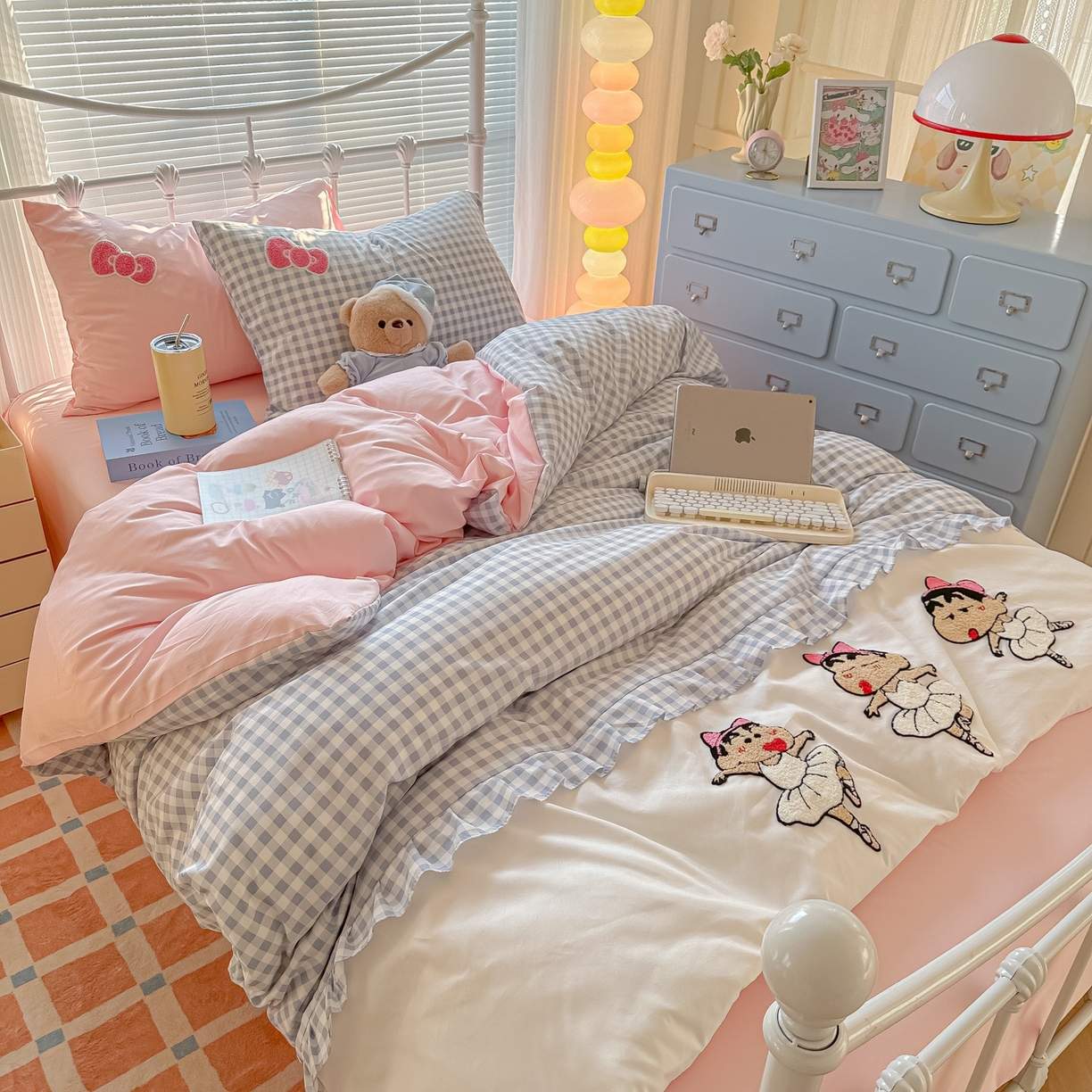 91家纺网 家纺一手货源 找家纺 子钦家纺 2025云朵棉水洗棉新款花边拼接毛巾绣床单床笠床裙四件套-跳舞的小新 跳舞的小新-蓝格