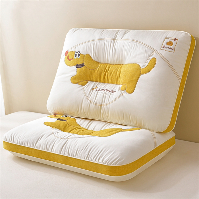 91家纺网 家纺一手货源 找家纺 （总）铺尚美家纺 2025新款贴布绣腊肠狗定型枕卡通儿童枕学生枕芯可爱颈椎枕枕芯