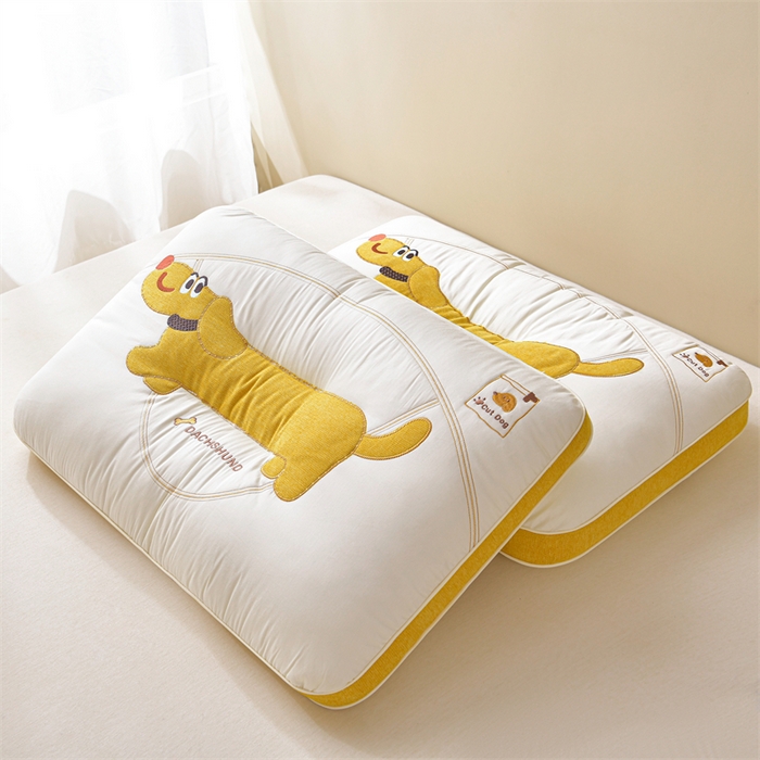 91家纺网 家纺一手货源 找家纺 （总）铺尚美家纺 2025新款贴布绣腊肠狗定型枕卡通儿童枕学生枕芯可爱颈椎枕枕芯