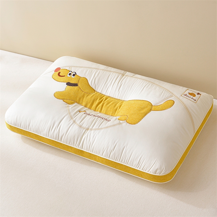 91家纺网 家纺一手货源 找家纺 （总）铺尚美家纺 2025新款贴布绣腊肠狗定型枕卡通儿童枕学生枕芯可爱颈椎枕枕芯