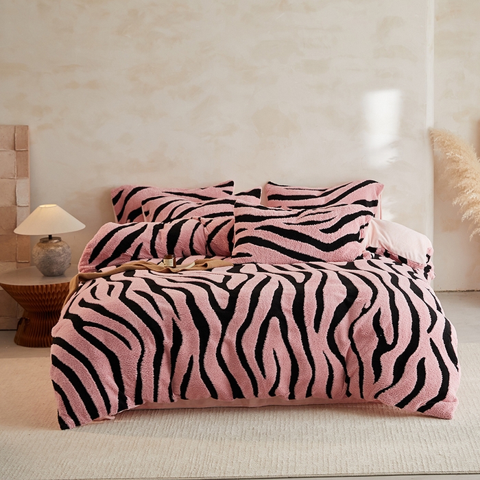 91家纺网 家纺一手货源 找家纺 （总）吾诺家居 2025秋冬新款提花绵羊绒四件套