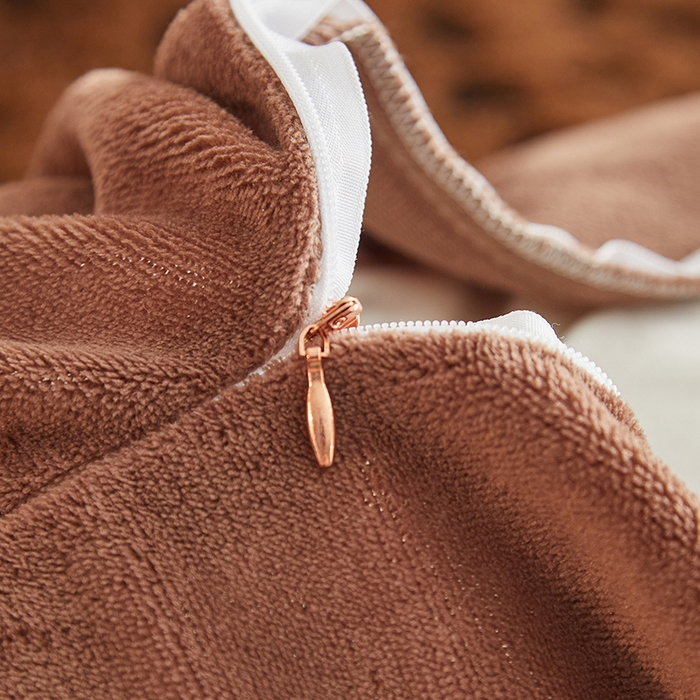 91家纺网 家纺一手货源 找家纺 吾诺家居 2025秋冬新款提花绵羊绒四件套 豹纹棕