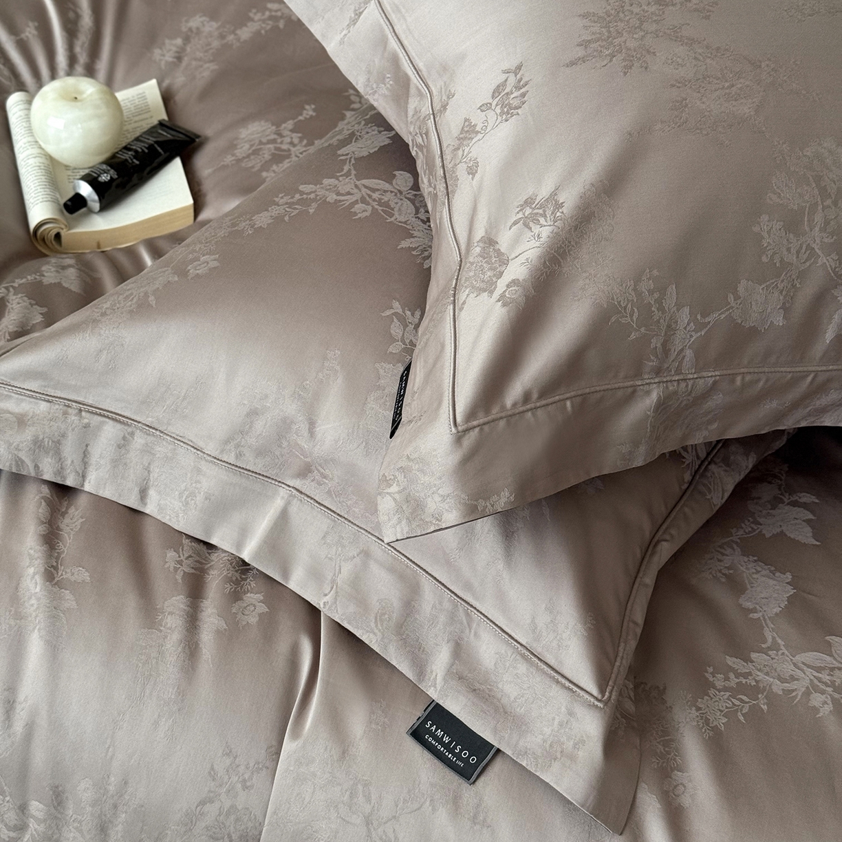 91家纺网 家纺一手货源 找家纺 三味舒屋 2025新款全棉提花磨毛四件套-一枕秋岚 一枕秋岚-乌木