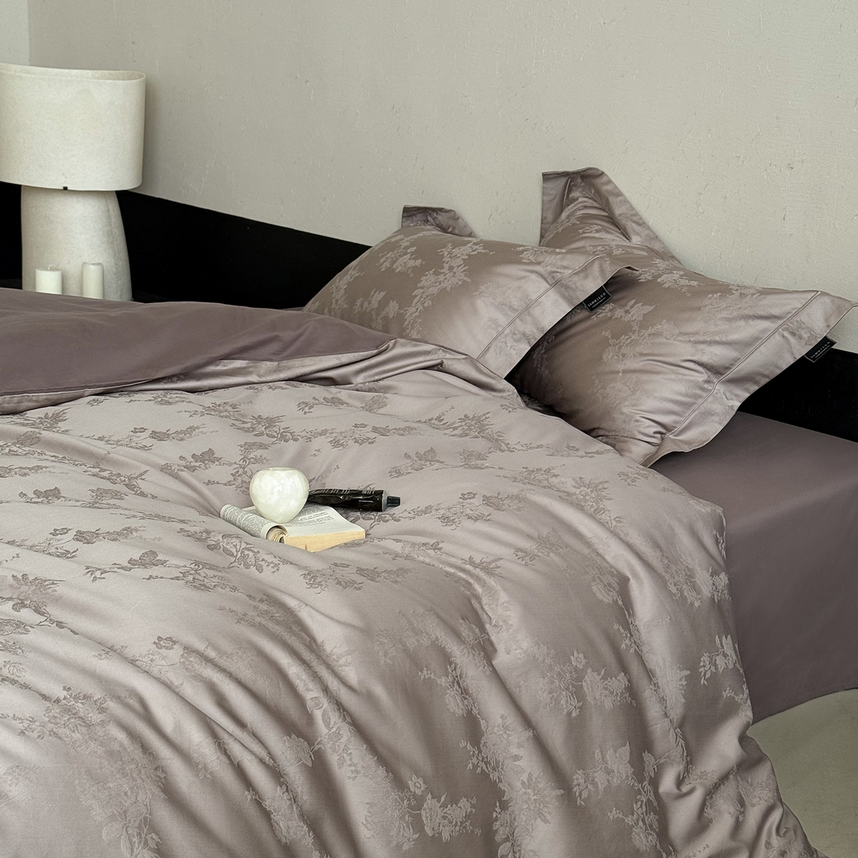 91家纺网 家纺一手货源 找家纺 （总）三味舒屋 2025新款全棉提花磨毛四件套-一枕秋岚