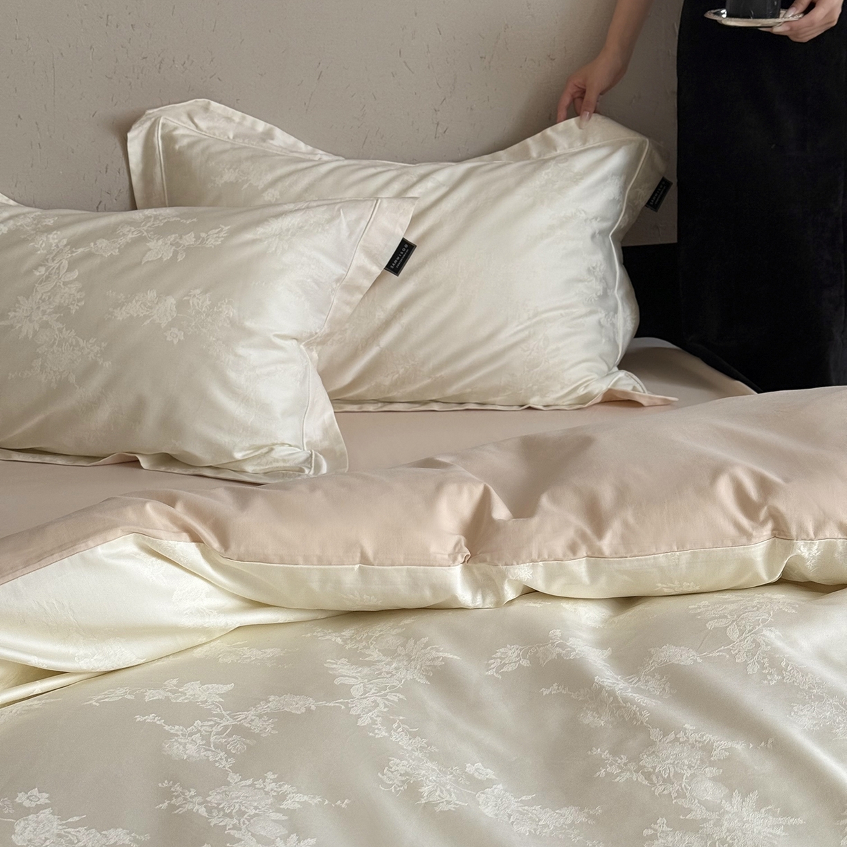 91家纺网 家纺一手货源 找家纺 三味舒屋 2025新款全棉提花磨毛四件套-一枕秋岚 一枕秋岚-月白