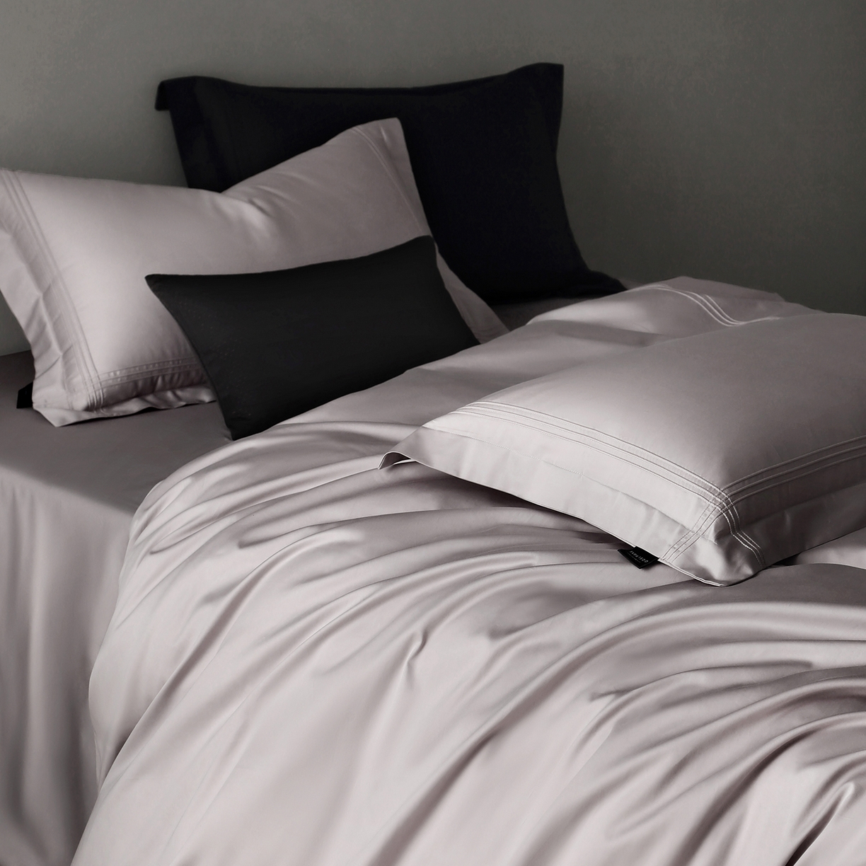 91家纺网 家纺一手货源 找家纺 三味舒屋 2025新款三线50s全棉奢简套件四件套-柏林系列 柏林-浅紫灰