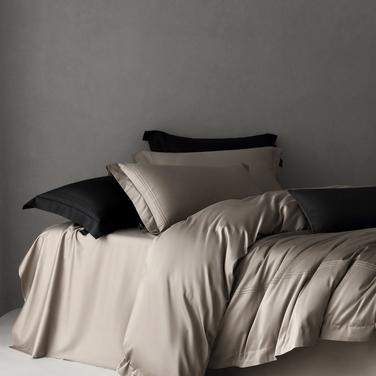 91家纺网 家纺一手货源 找家纺 三味舒屋 2025新款三线50s全棉奢简套件四件套-柏林系列 柏林茶-棕色