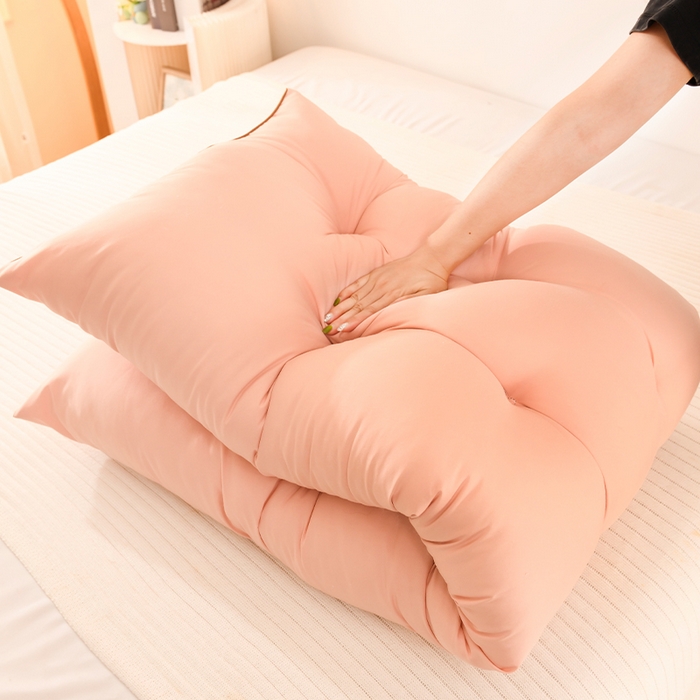 91家纺网 家纺一手货源 找家纺 碧尔家居 2025新款床头靠垫三角床上靠枕卧室榻榻米软包双人大靠背免拆洗 浅粉