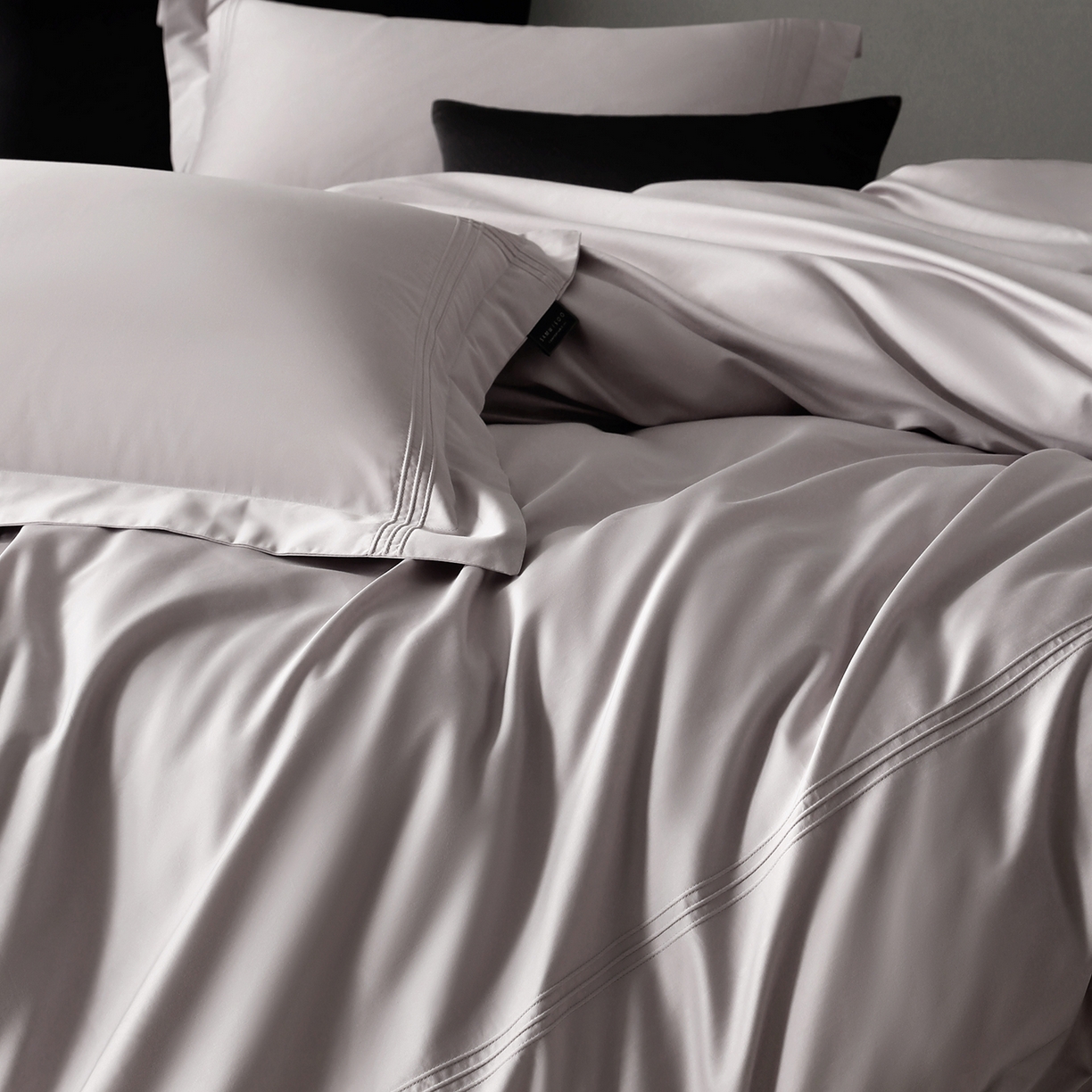 91家纺网 家纺一手货源 找家纺 三味舒屋 2025新款三线50s全棉奢简套件四件套-柏林系列 柏林-浅紫灰