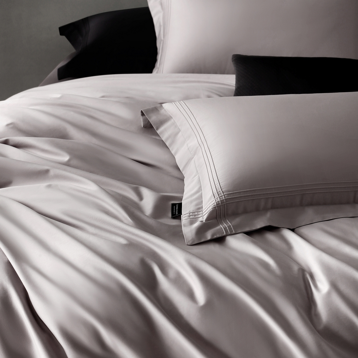 91家纺网 家纺一手货源 找家纺 三味舒屋 2025新款三线50s全棉奢简套件四件套-柏林系列 柏林-浅紫灰