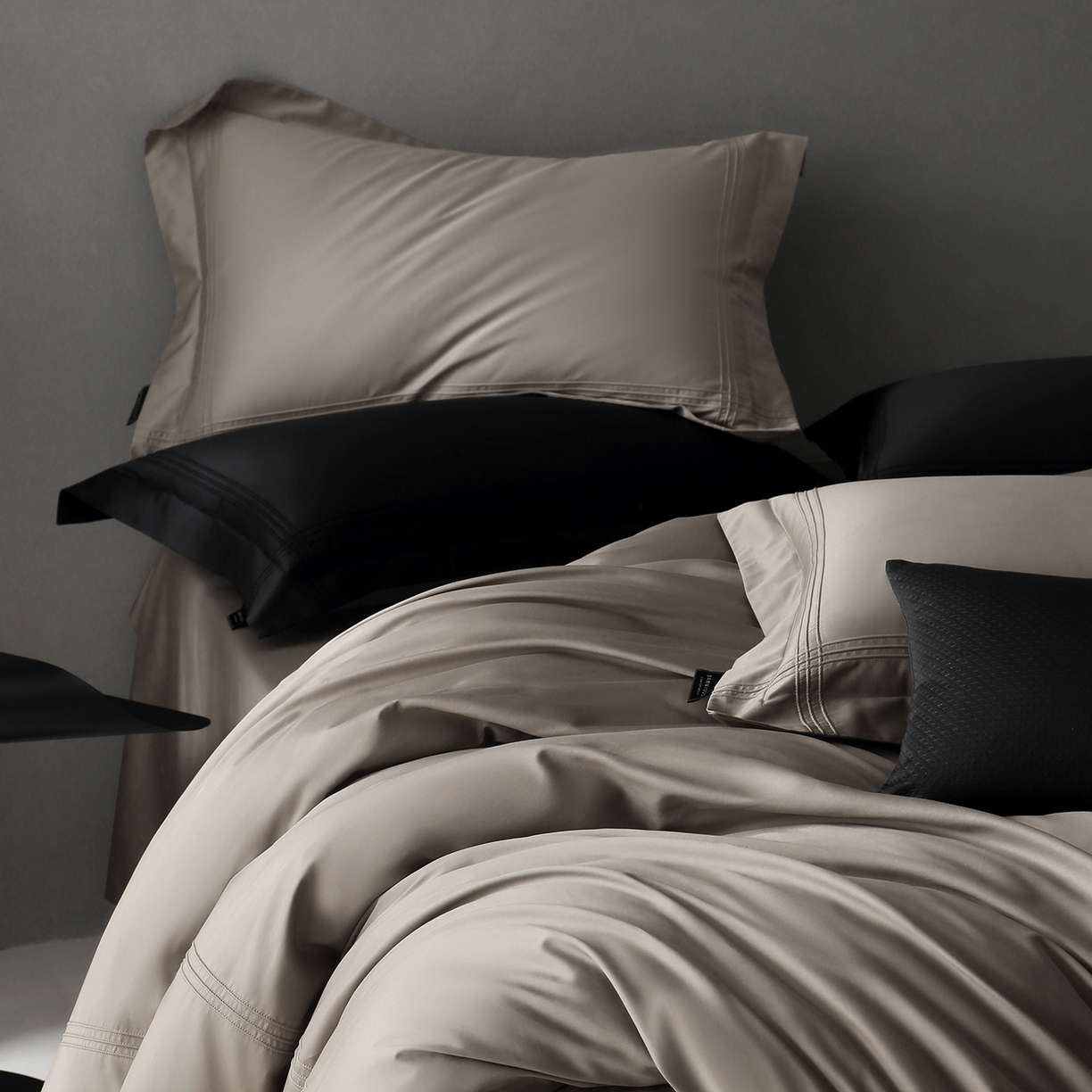 91家纺网 家纺一手货源 找家纺 三味舒屋 2025新款三线50s全棉奢简套件四件套-柏林系列 柏林茶-棕色