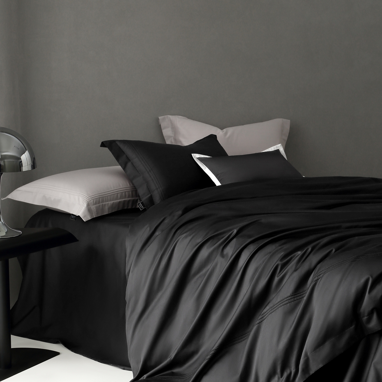 91家纺网 家纺一手货源 找家纺 三味舒屋 2025新款三线50s全棉奢简套件四件套-柏林系列 柏林-摩卡黑灰