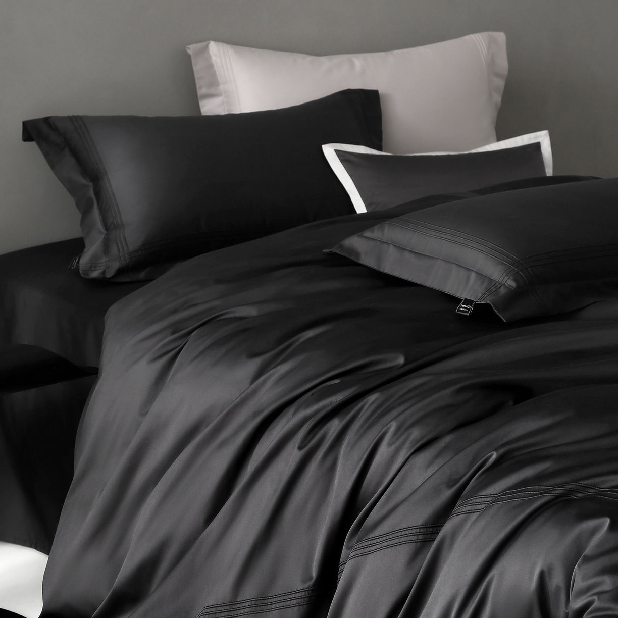 91家纺网 家纺一手货源 找家纺 三味舒屋 2025新款三线50s全棉奢简套件四件套-柏林系列 柏林-摩卡黑灰