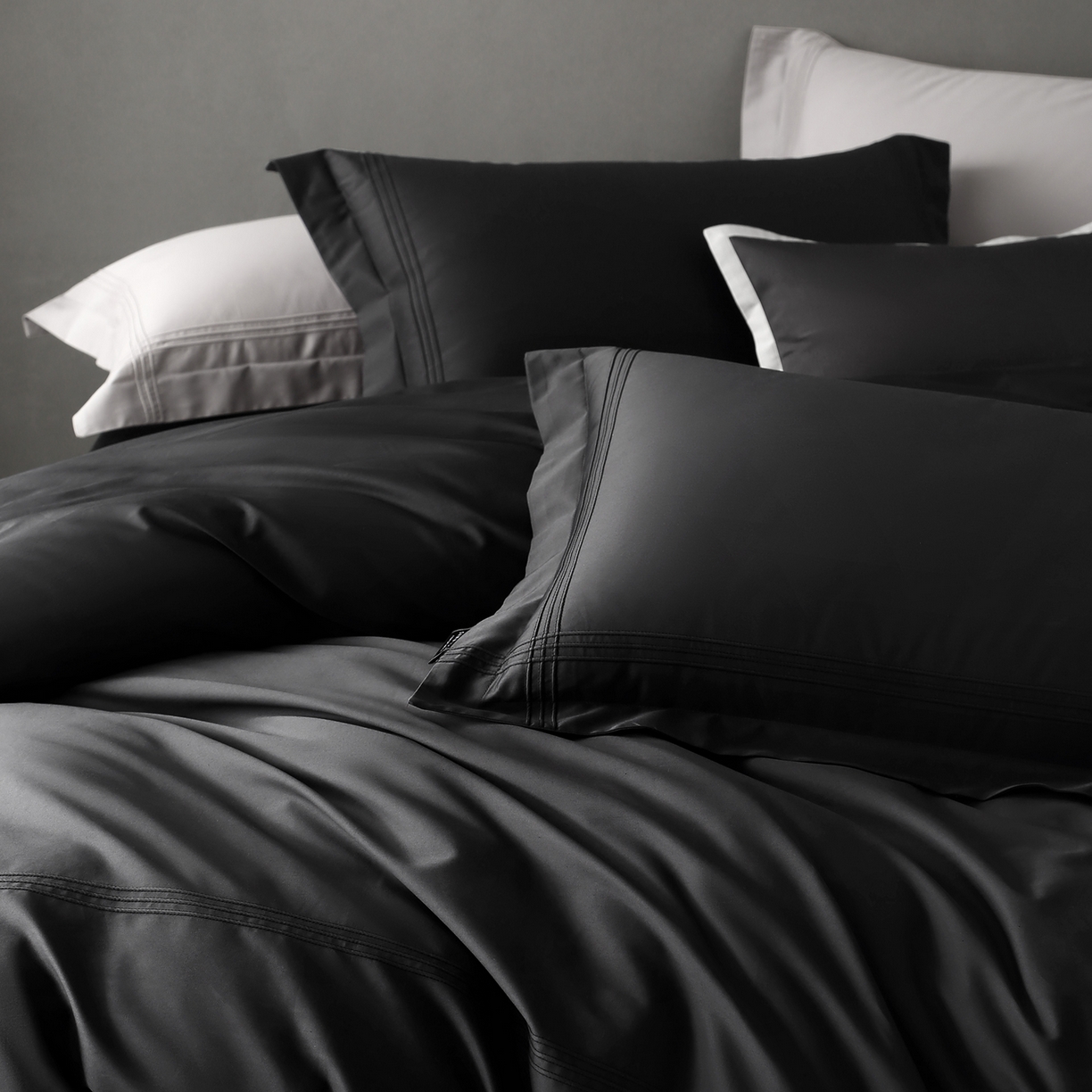 91家纺网 家纺一手货源 找家纺 三味舒屋 2025新款三线50s全棉奢简套件四件套-柏林系列 柏林-摩卡黑灰