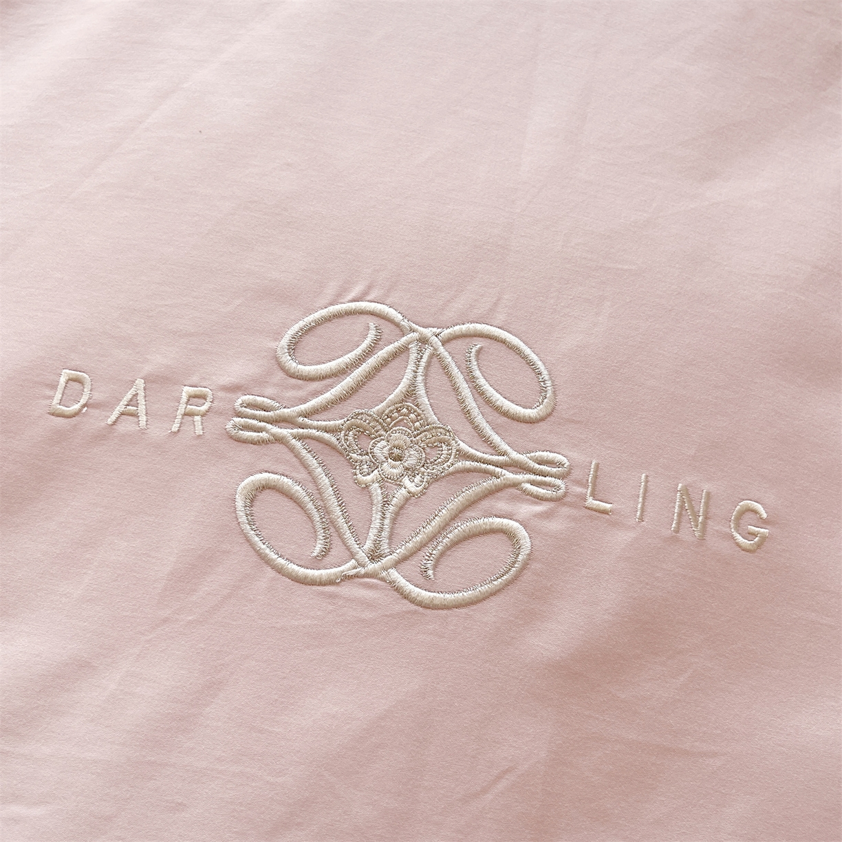 91家纺网 家纺一手货源 找家纺 鼎飞家纺 2025新款全棉磨毛绣花四件套-米娅 米娅-玛卡玉