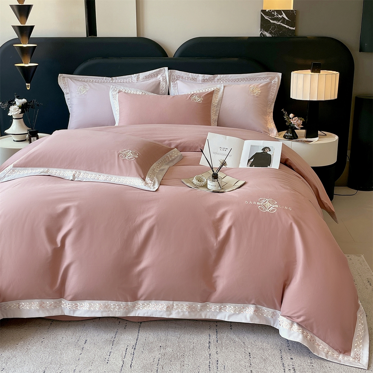 91家纺网 家纺一手货源 找家纺 鼎飞家纺 2025新款全棉磨毛绣花四件套-米娅 米娅-贵族红