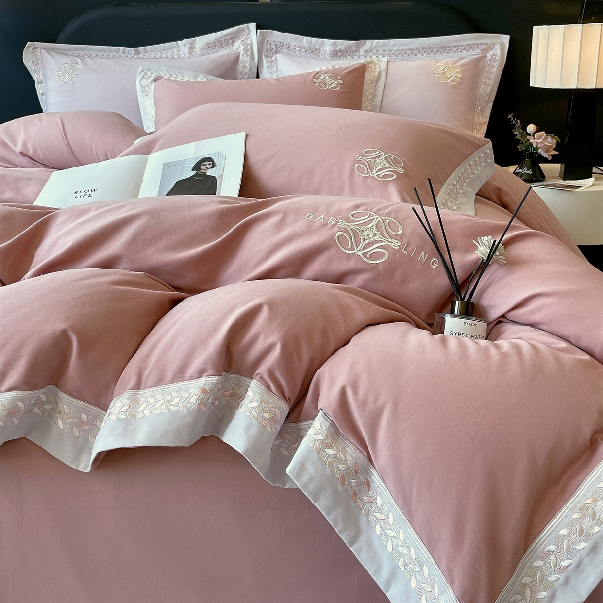 91家纺网 家纺一手货源 找家纺 （总）鼎飞家纺 2025新款全棉磨毛绣花四件套-米娅