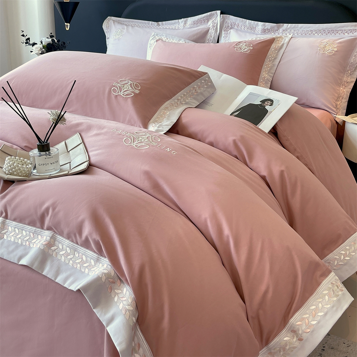 91家纺网 家纺一手货源 找家纺 （总）鼎飞家纺 2025新款全棉磨毛绣花四件套-米娅