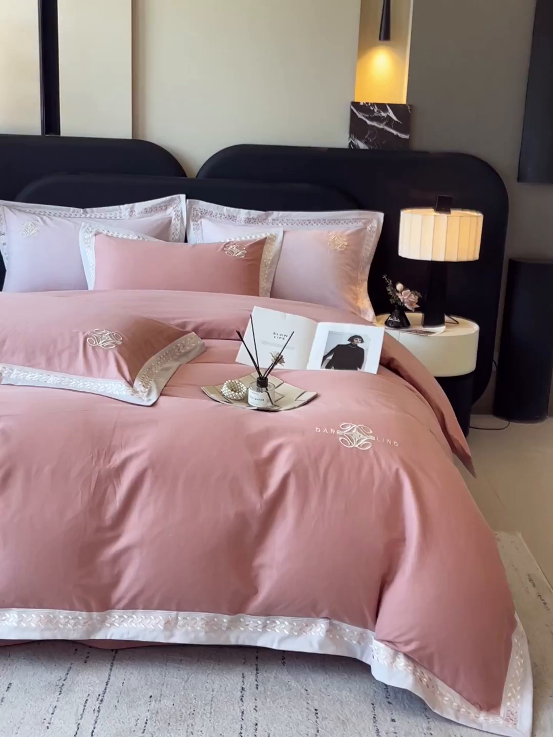 91家纺网 家纺一手货源 找家纺 （总）鼎飞家纺 2025新款全棉磨毛绣花四件套-米娅