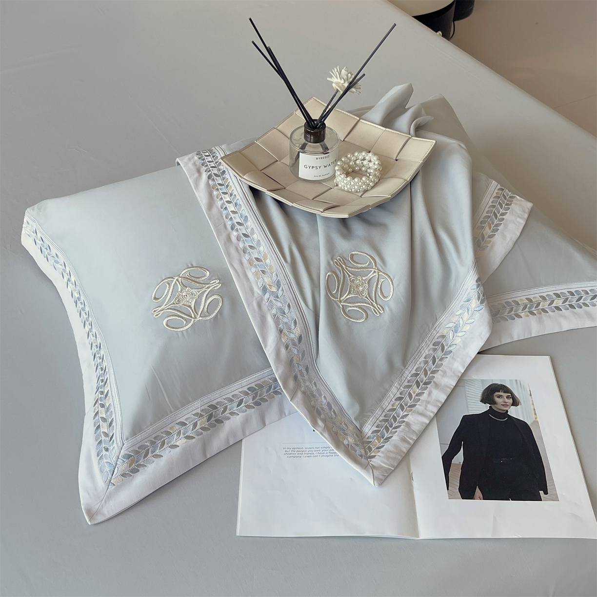 91家纺网 家纺一手货源 找家纺 鼎飞家纺 2025新款全棉磨毛绣花四件套-米娅 米娅-卡灰