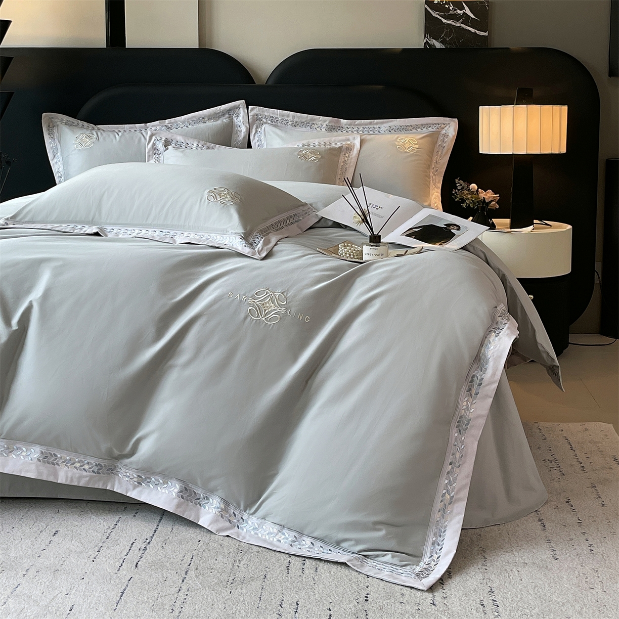 91家纺网 家纺一手货源 找家纺 鼎飞家纺 2025新款全棉磨毛绣花四件套-米娅 米娅-卡灰