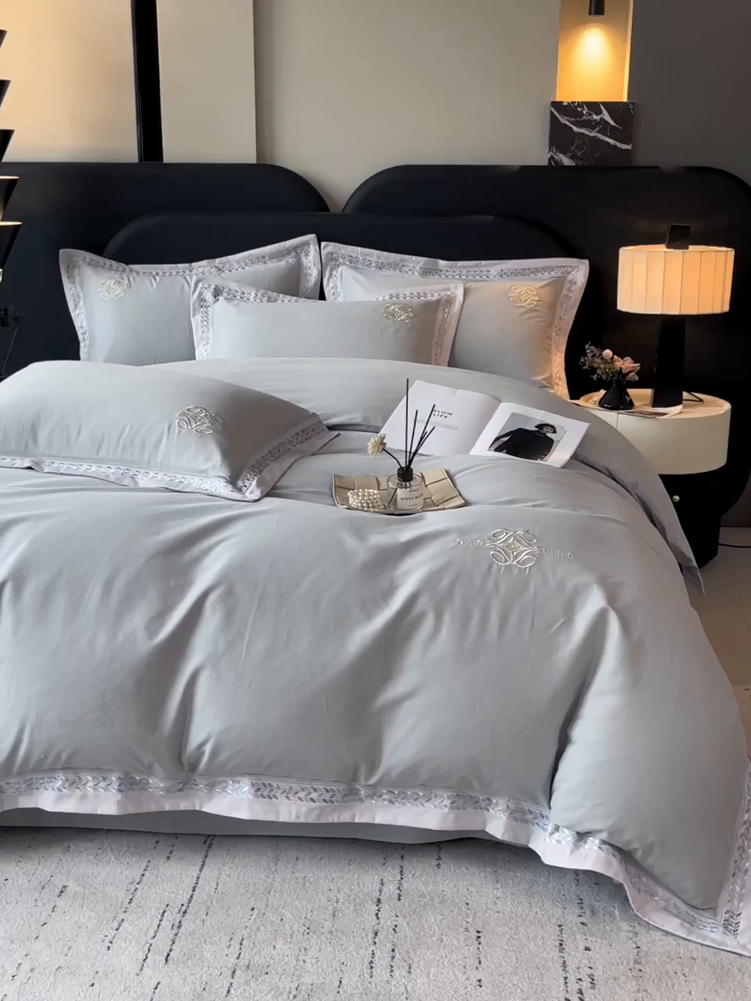 91家纺网 家纺一手货源 找家纺 鼎飞家纺 2025新款全棉磨毛绣花四件套-米娅 米娅-卡灰