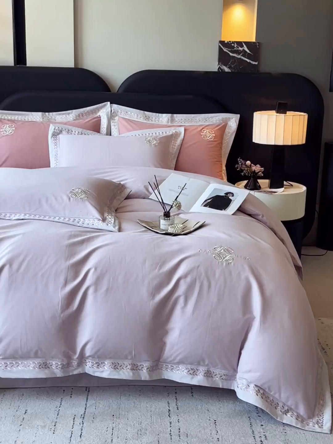 91家纺网 家纺一手货源 找家纺 鼎飞家纺 2025新款全棉磨毛绣花四件套-米娅 米娅-柔紫